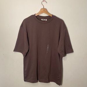 UNIQLO Men’s Oversized Tee
